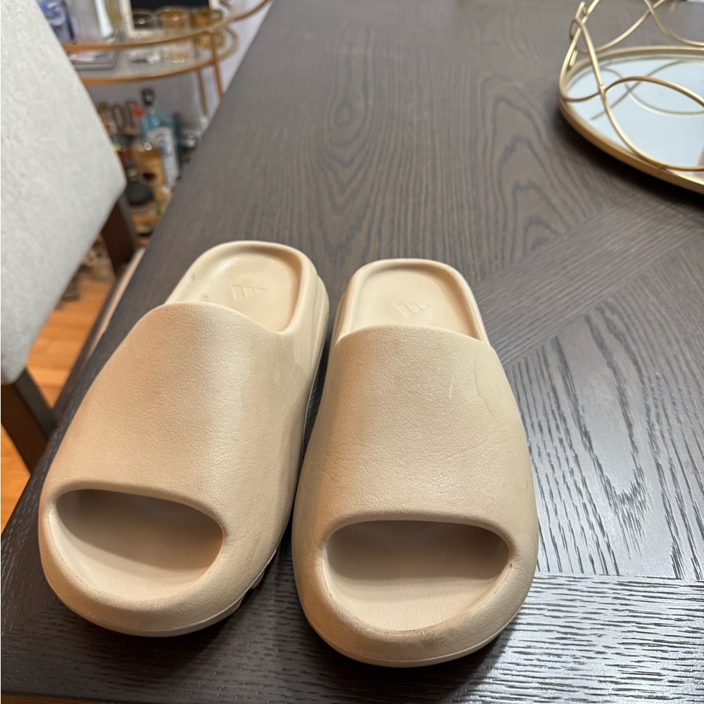Yeezy original color Slides
